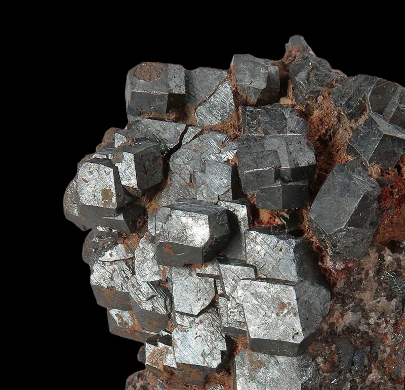 Hematite: A Journey Through History, Healing and Adornment