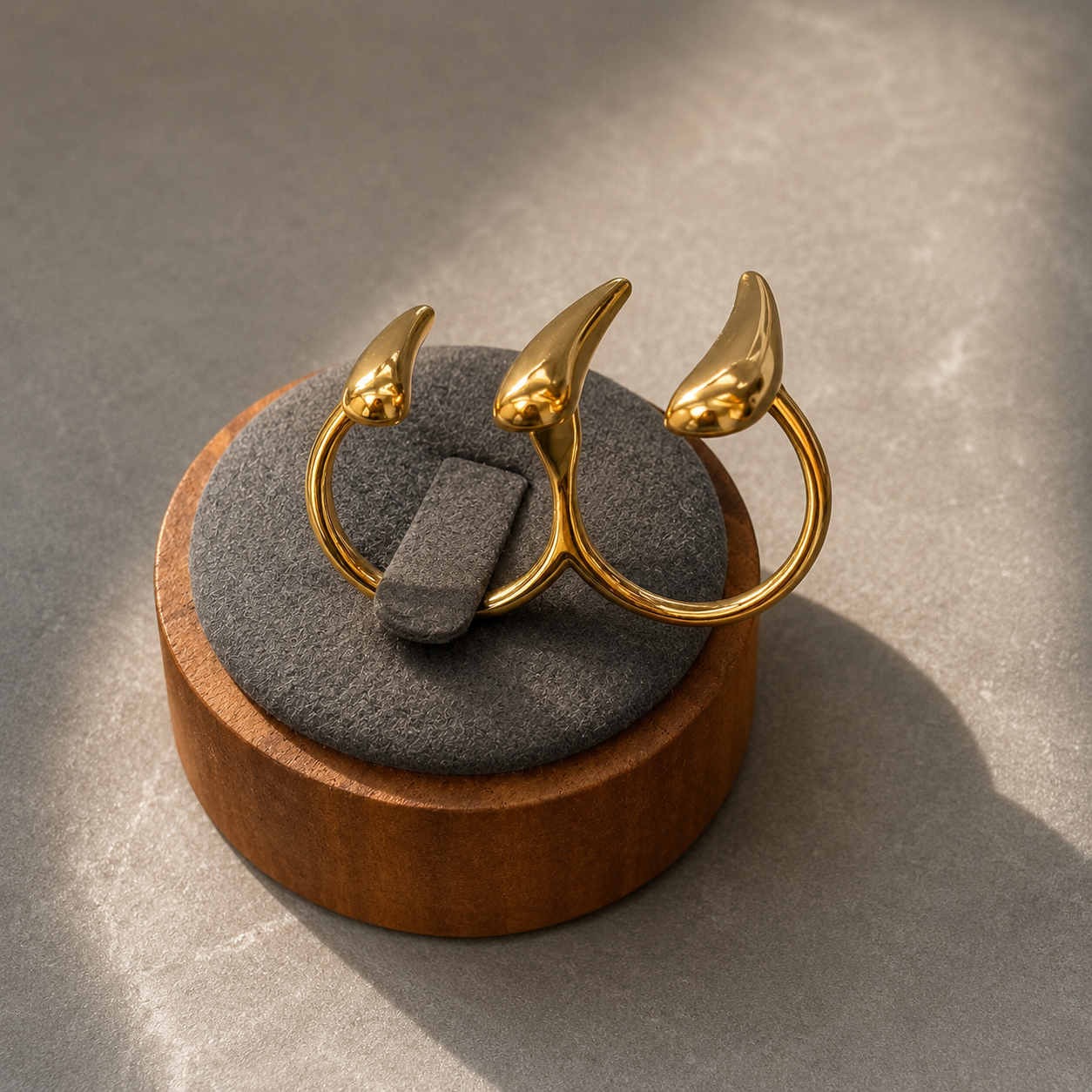 Claw Ring